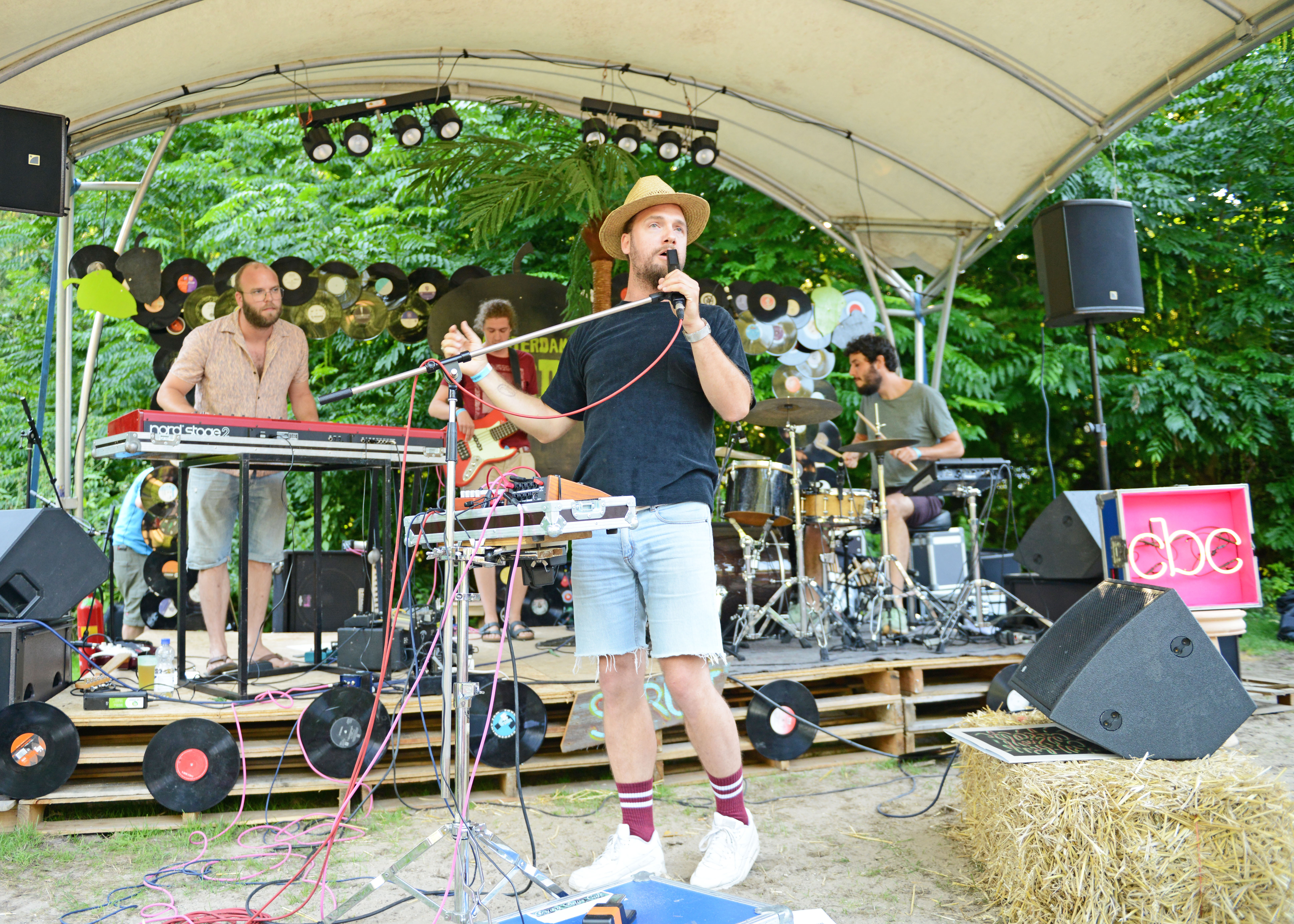 Crying Boys Cafe || Photo: © Herman Sixma